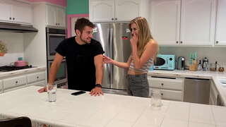 Jāšanās Viņa Māsas GF