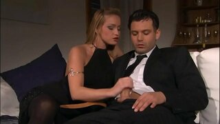 Nekilnojamojo Analinis su visiškai Malonumas PornStar Katia Nobili ir savo jaunas Eržilas - (HD Vaizdas)