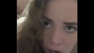 Drolja čini duboko pušenje i uzimanje analni orgazam prije nego što пукнуть tijekom камминга