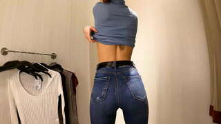 WOW! Calidum puella parva tits coluisse t-shirt et blouses in publicum capsa 4K 60Fps