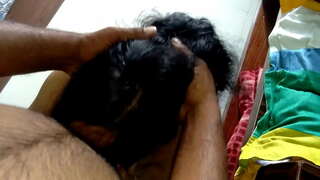 Follando a una chica gamer derecha en el culo