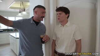 Petite Ebony Chanel Skye Har Analsex Med Stora Vita Kukar